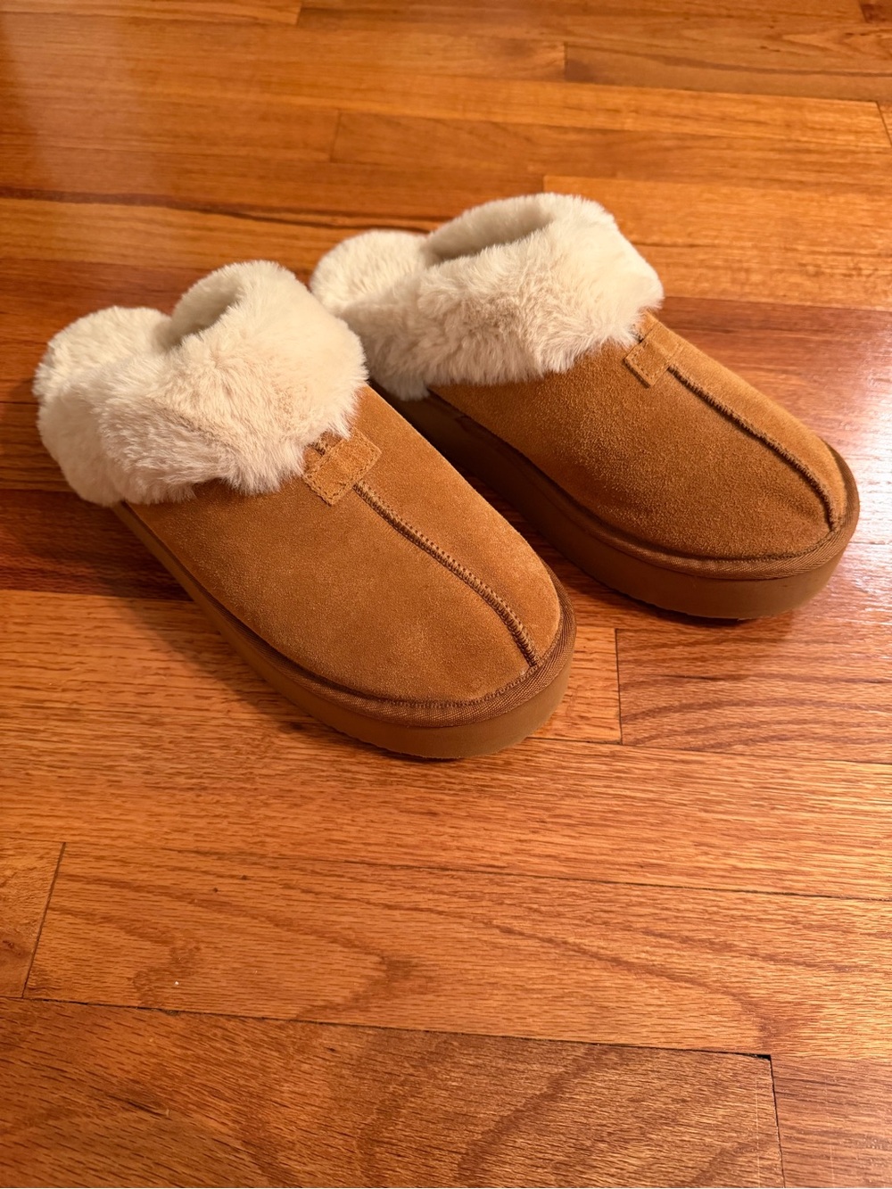 Joyspun Cozy Faux Shearling-Lined Slip-On Mules in Chestnut (Size 10)